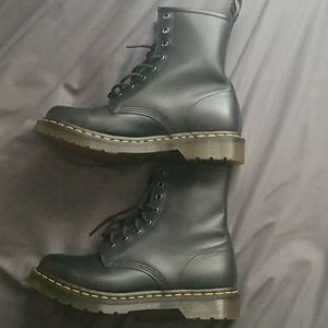 Dr. Martens women’s combat boot